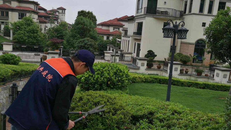 市政绿化喷雾降尘，如何选择合适的设备厂家？**