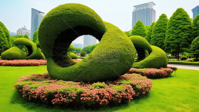 绿化隔离带的高度应根据实际需求来确定，以下是一些常见的标准：